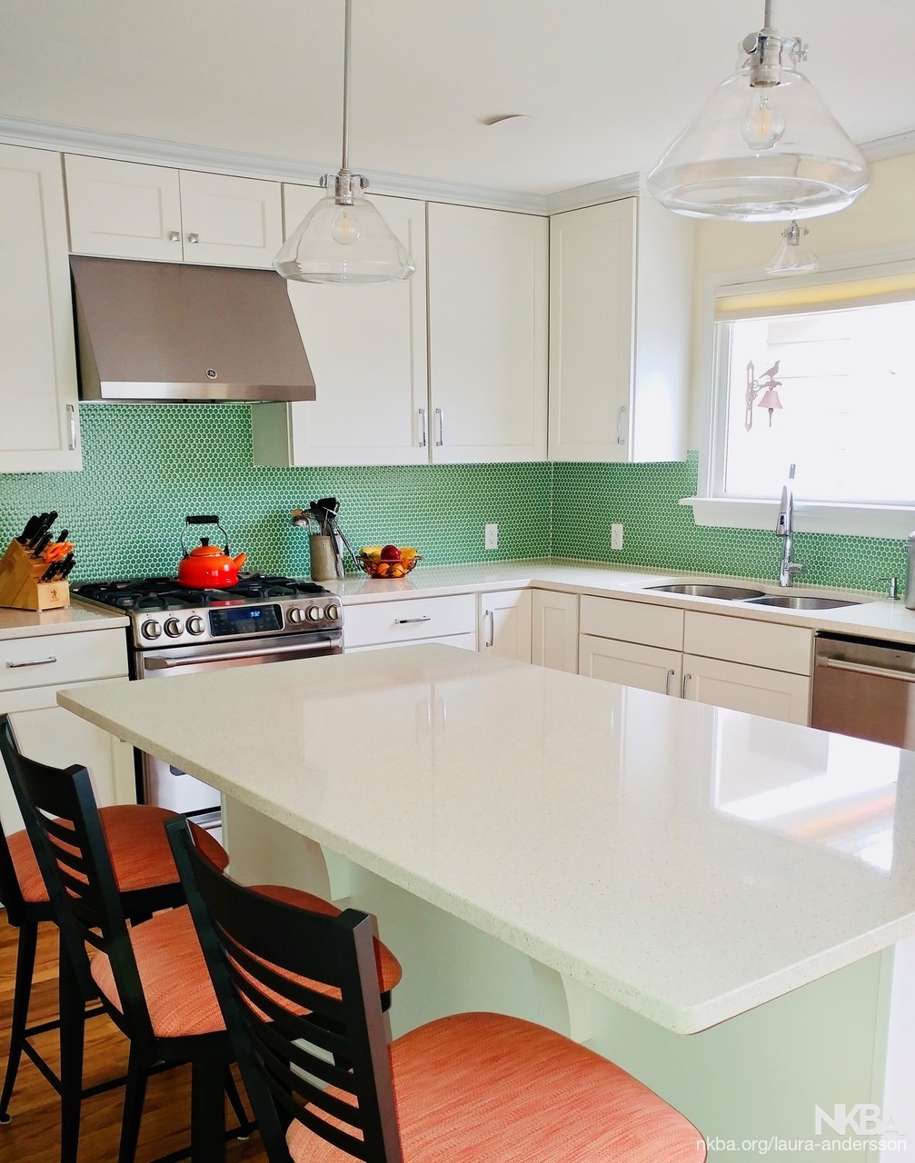white penny round backsplash