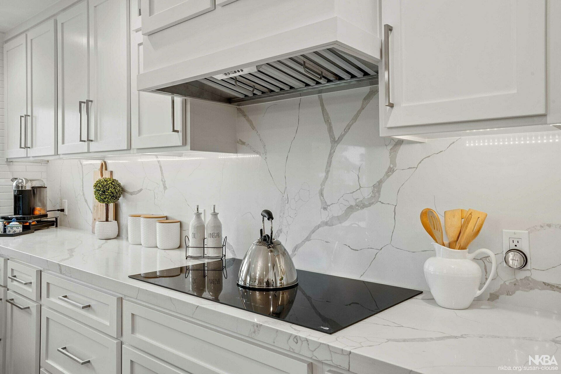 quartz backsplash in kitchen